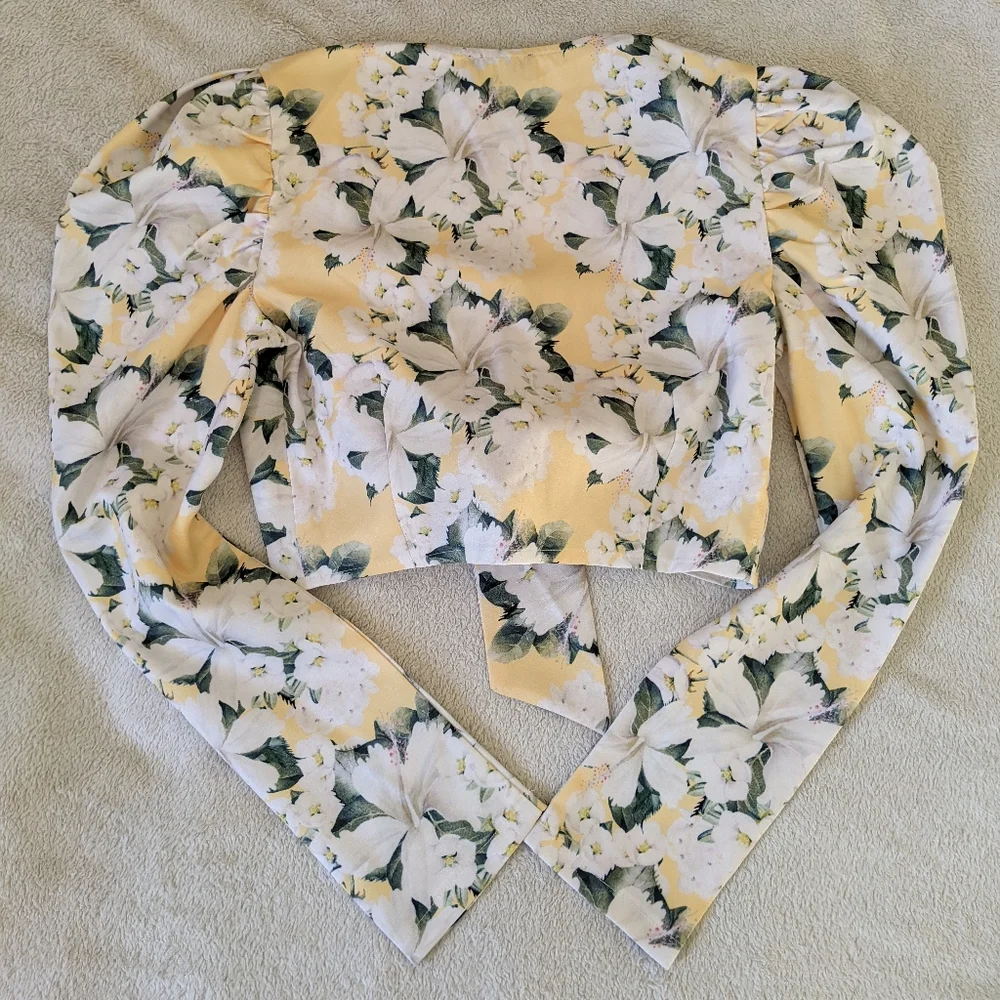 White Fox Sz S Crop long sleeve top - Picture 2 of 7